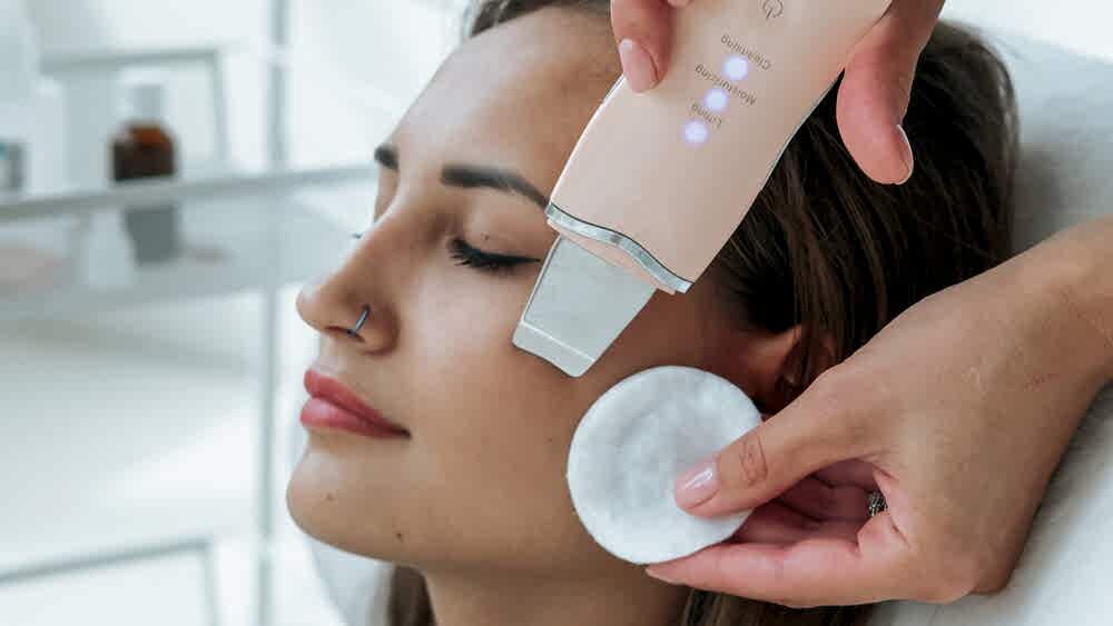 УЗ чистка + Ручной массаж лица